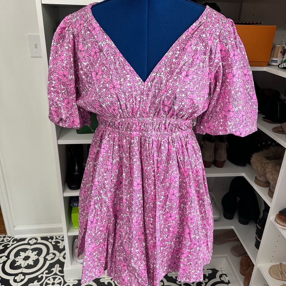 🌸NWT tags. Entro mini dress with puff sleeves Perfect for spring and summer.